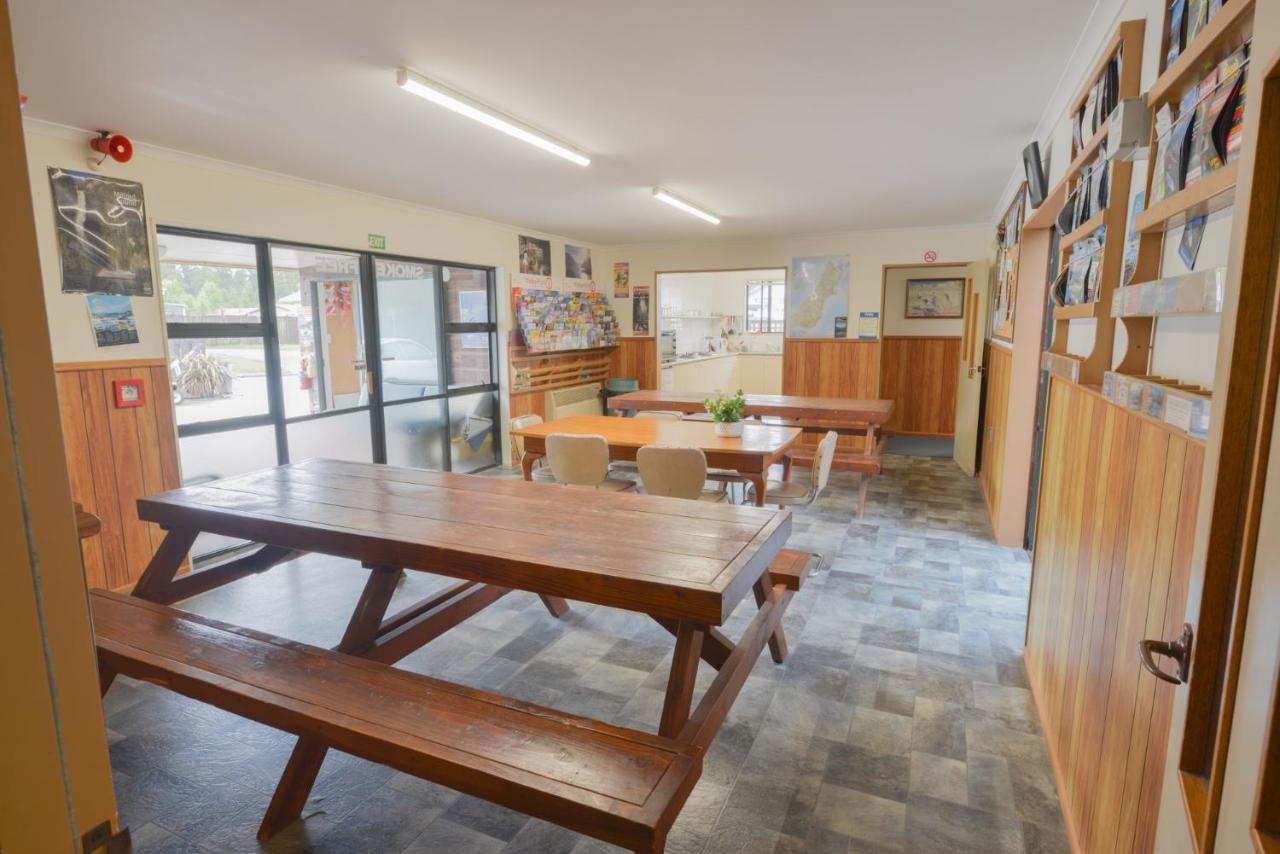 Wilderness Backpackers Hostel Haast Exterior photo