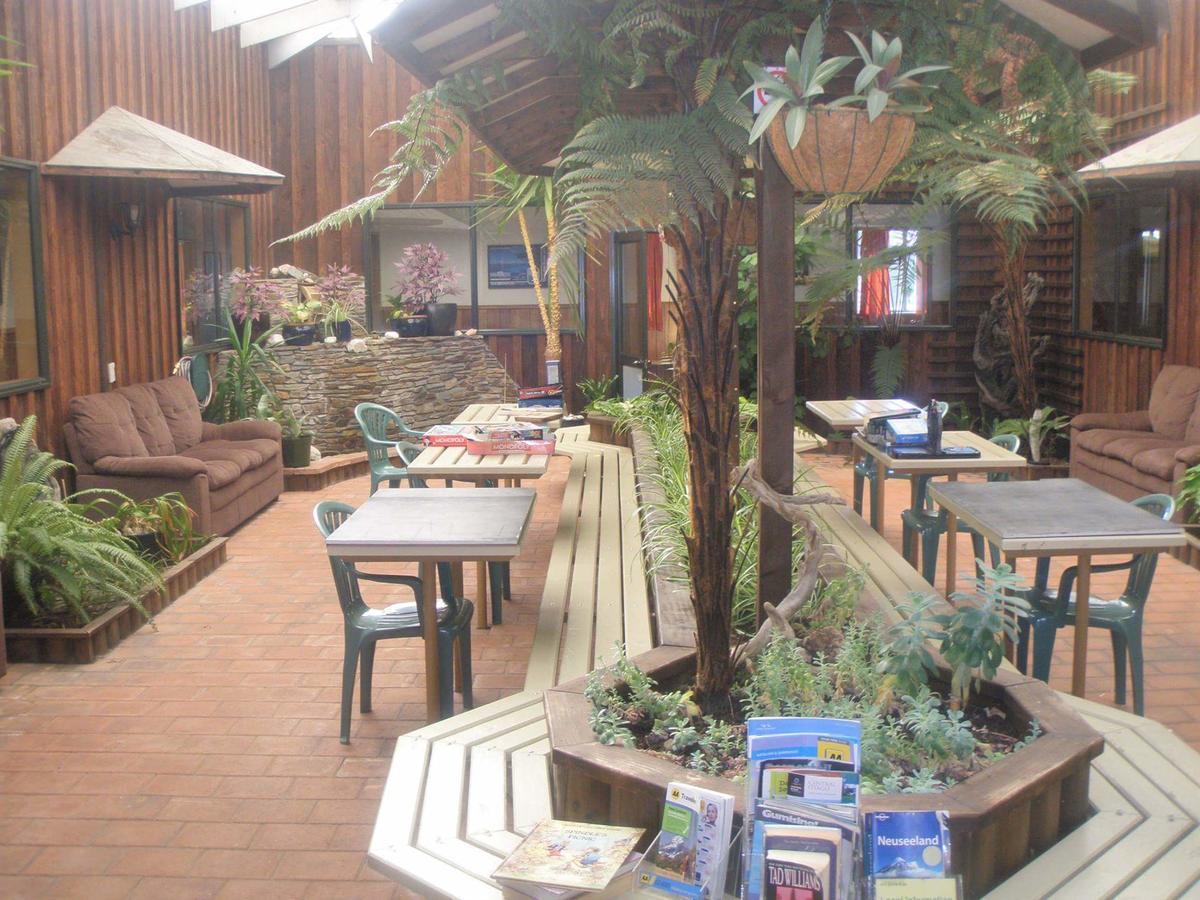 Wilderness Backpackers Hostel Haast Exterior photo